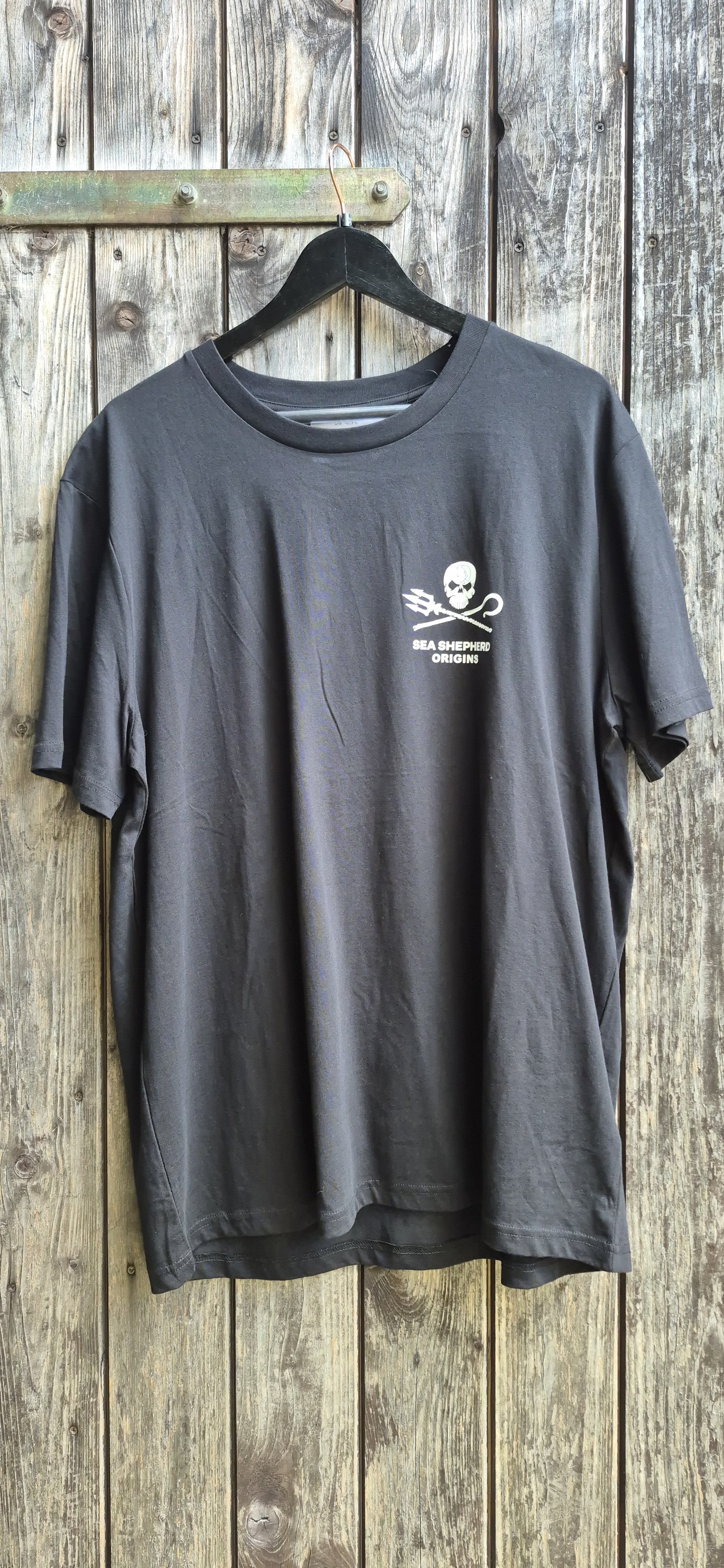 Sea Shepard × Invader "Free Watson" – Ansicht 1
