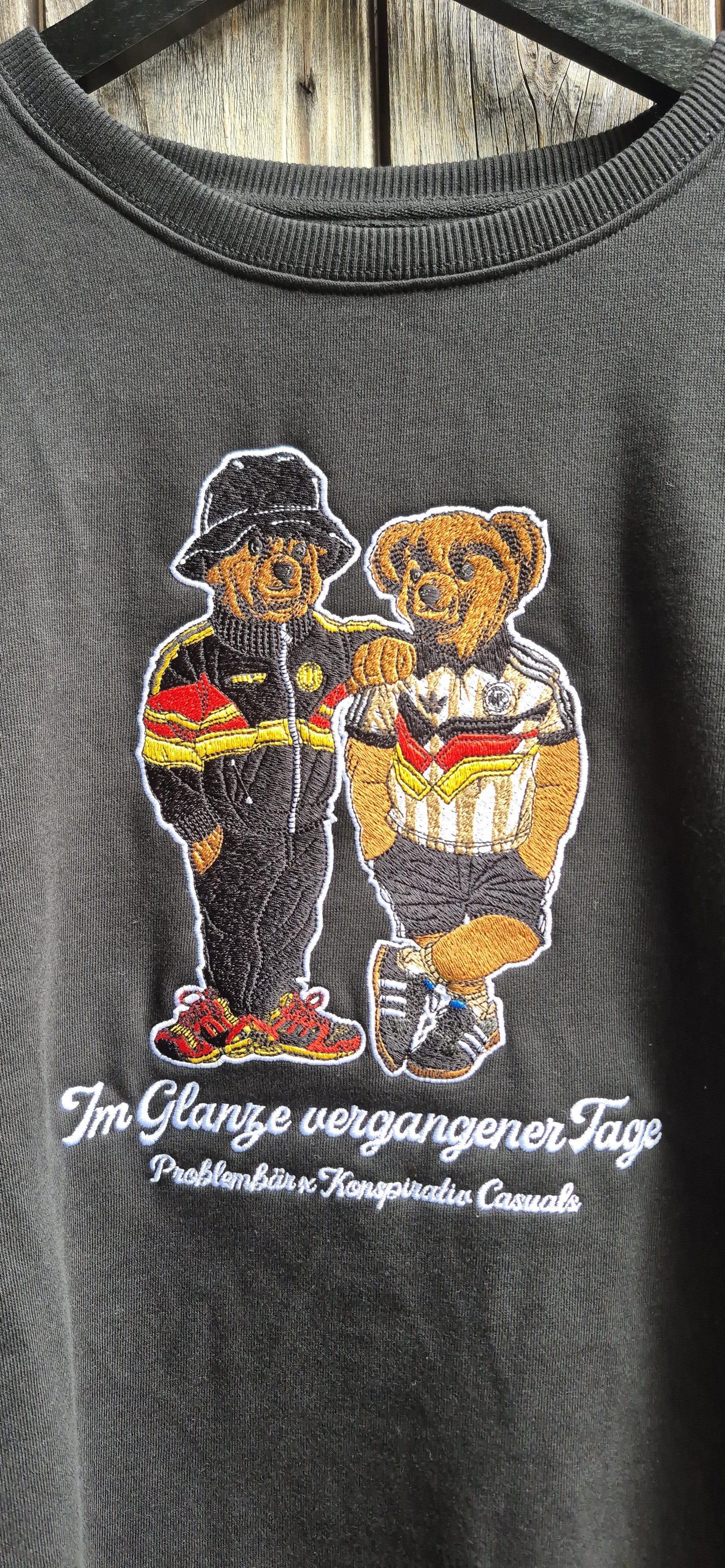 Problembär Sweatshirt "Stick" Schwarz – Größe L