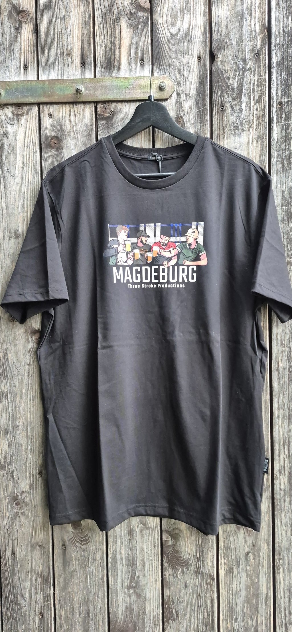 Three Stroke × 90s Vintage Archive Magdeburg T-Shirt Schwarz – Bild 1